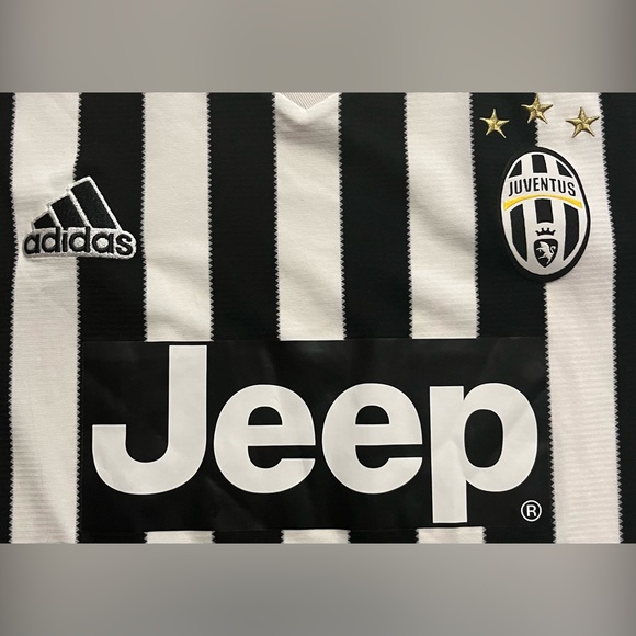 Juventus Home Jersey - Picture 2 of 4